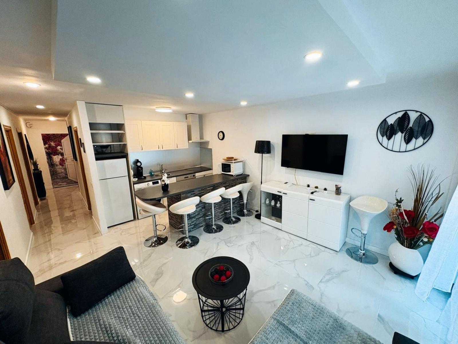 Chez Chantal 3 Chambres Au Centre Touristique De Salou Avec Garage 외부 사진